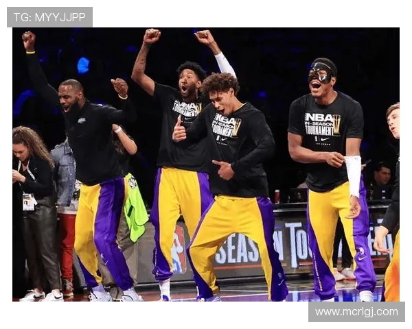 势不可挡！哈里伯顿超远三分球精准命中引爆全场气氛